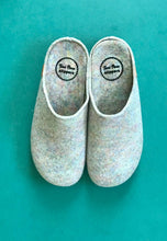 Load image into Gallery viewer, fashionable slippers