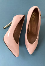Load image into Gallery viewer, pink court shoes