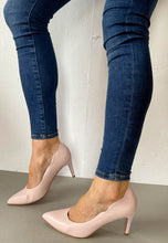 Load image into Gallery viewer, Pink leather heels