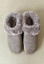 Load image into Gallery viewer, grey suede slippers