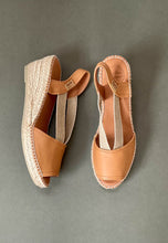 Load image into Gallery viewer, tan wedge espadrilles
