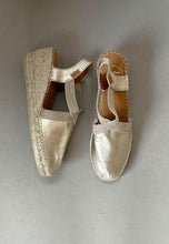 Load image into Gallery viewer, gold wedge espadrilles