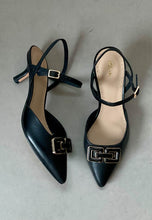 Load image into Gallery viewer, clarks black low heels
