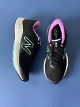 Load image into Gallery viewer, New balance womens black trainers