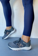 Load image into Gallery viewer, new balance running shoes for women