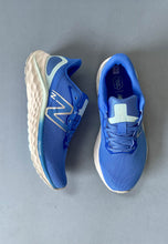 Load image into Gallery viewer, blue new balance trainers