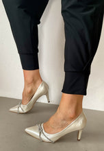 Load image into Gallery viewer, sorento gold heels